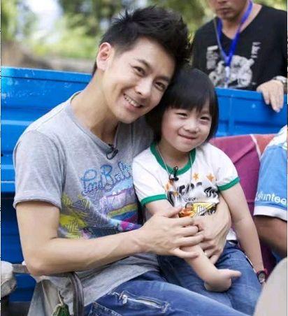 最新爆料男明星有孩子了,某男明星喜当爹，神秘宝宝曝光引热议